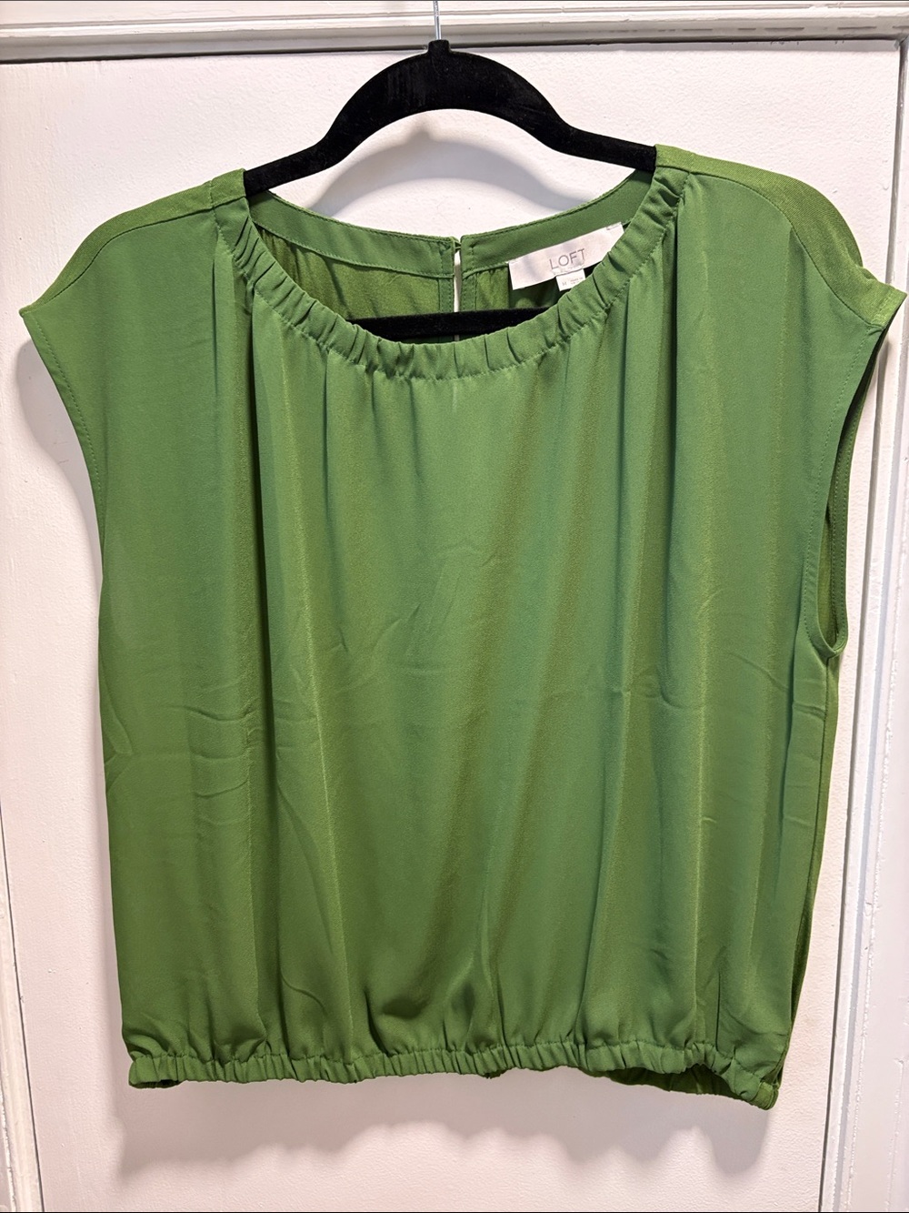 NWOT LOFT Green Elastic-Hem Cap Sleeve Blouse